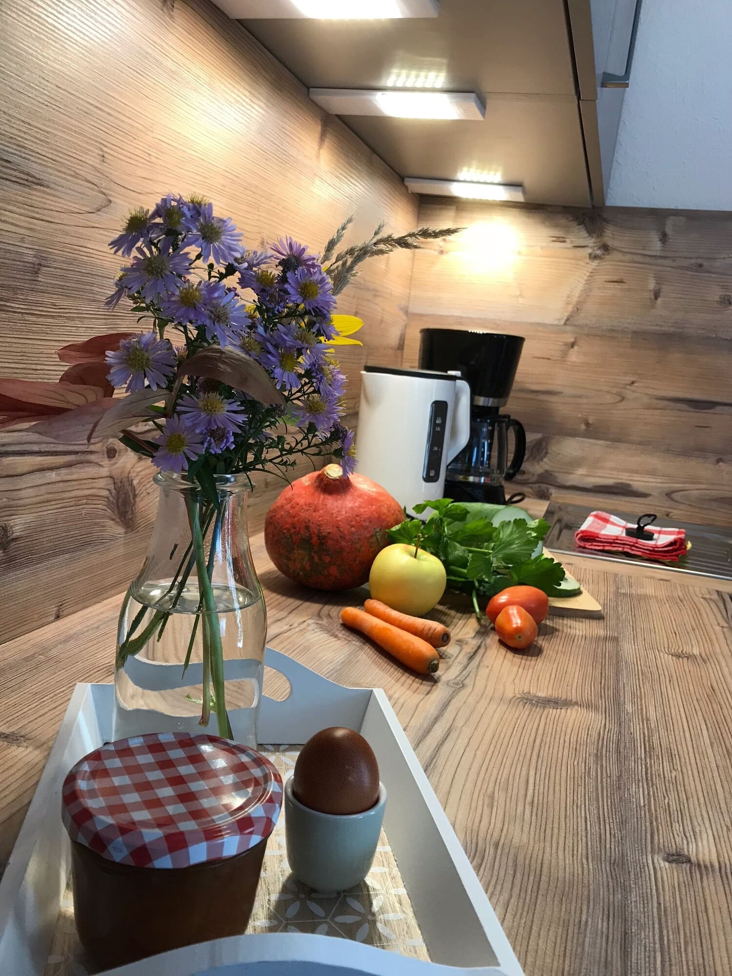 Küche mit frischen Zutaten